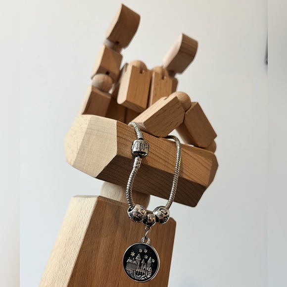 Harry Potter Jewelry ✨ Silver Bracelet with 3 charms - Hogwarts and Spells - Picture 1 of 3